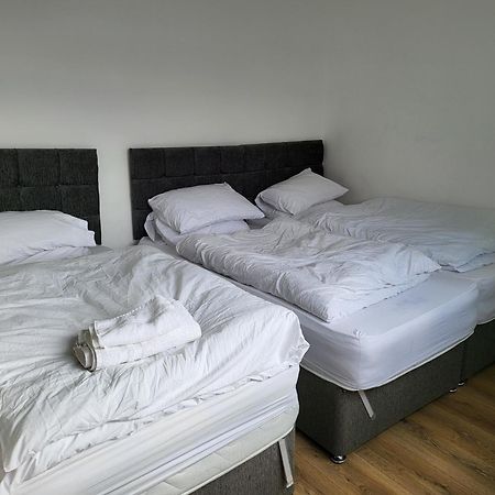 Aspire 1 Bedroom, 3 Single Beds Bristol Kültér fotó