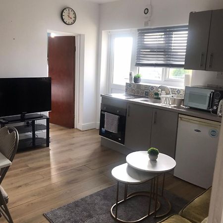 Aspire 1 Bedroom, 3 Single Beds Bristol Kültér fotó